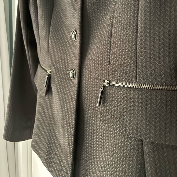 Tahari Arthur Levine Pantsuit (Never-Worn) - Picture 3 of 5